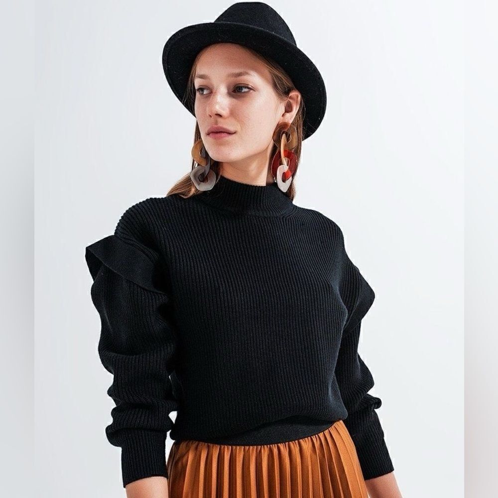 New Q2 Detailed Sleeve Sweater - Picture 8 of 8